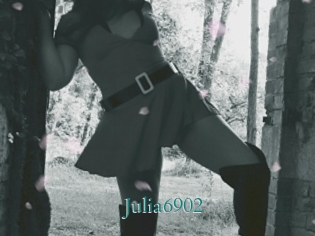 Julia6902